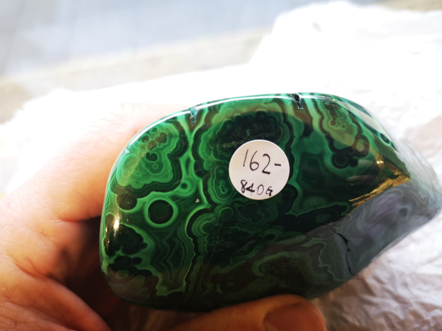 Earthstore® Malachite Freeform display (840g 105x98x58mm) Namibia