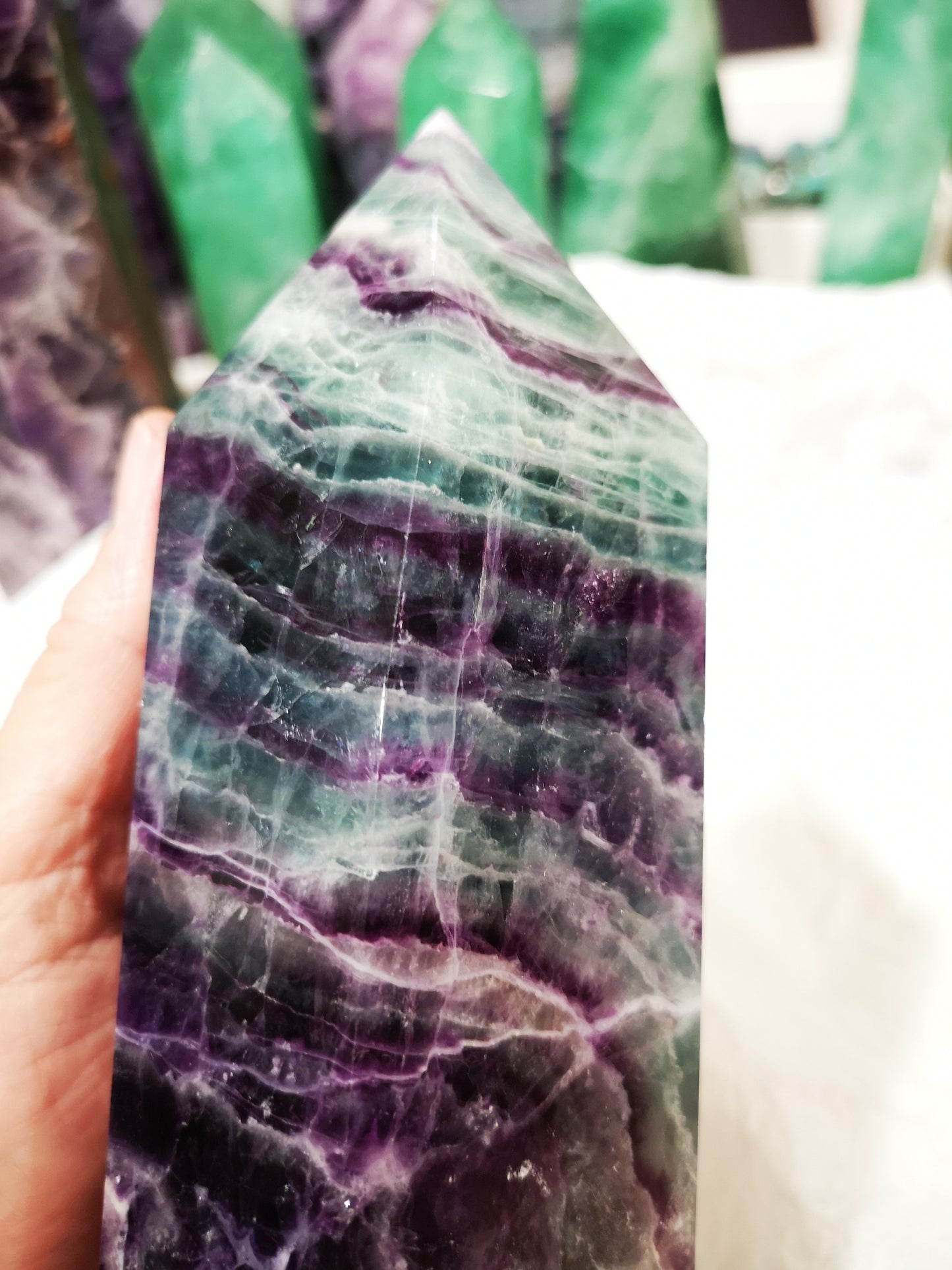 Earthstore® GEM GRADED Fluorite Obelisk - Mexico. Stunning display (1.4kg - 250X70X48mm)