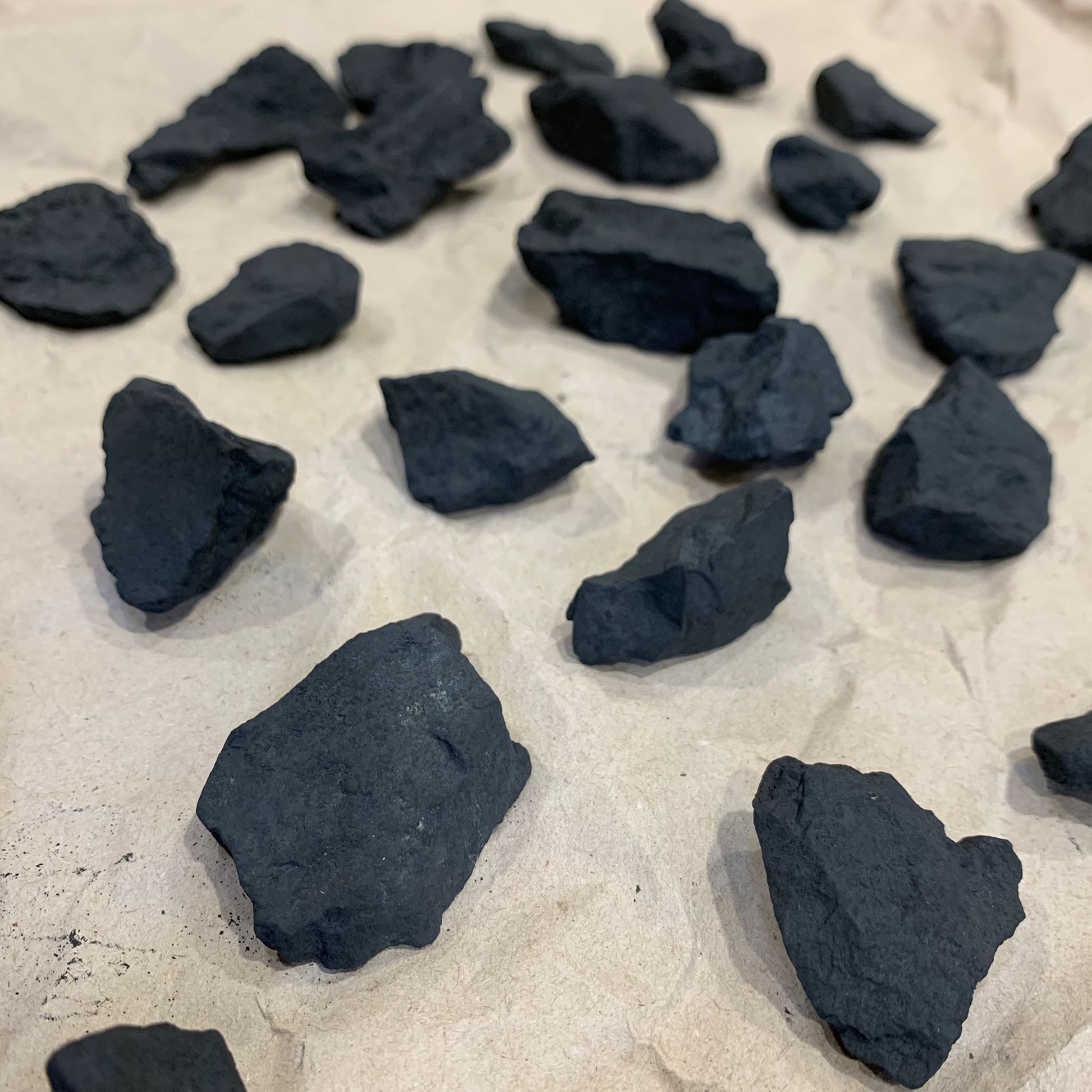 Earthstore® STOCK Shungite Ore - structuring & purifying drinking water C30-C60