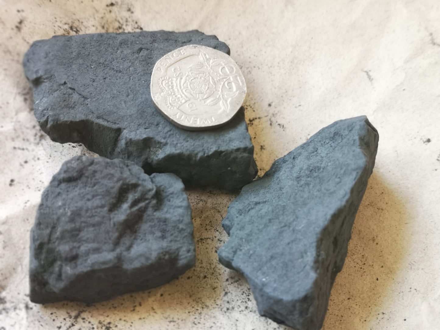 Earthstore® STOCK Shungite Ore - structuring & purifying drinking water C30-C60