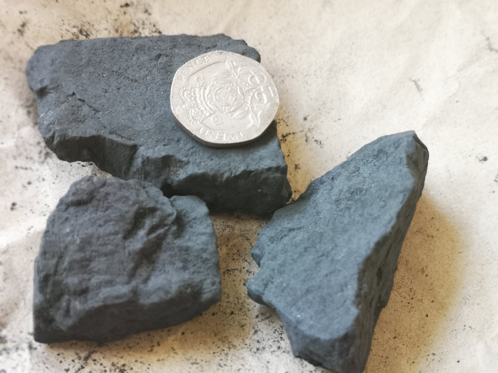 Earthstore® STOCK Shungite Ore - structuring & purifying drinking water C30-C60