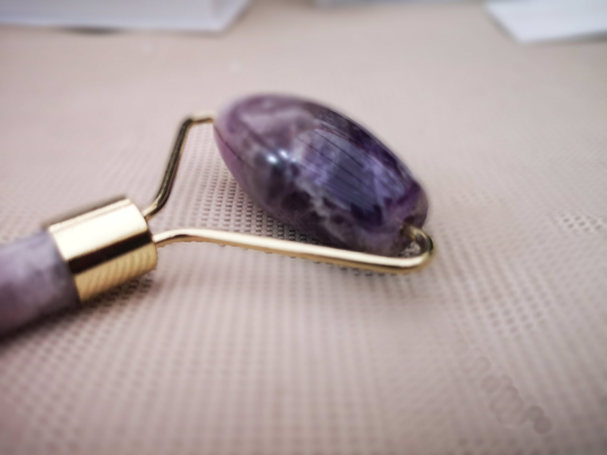 Earthstore® Facial Skin Roller - Amethyst Crystal- High Grade Crystal