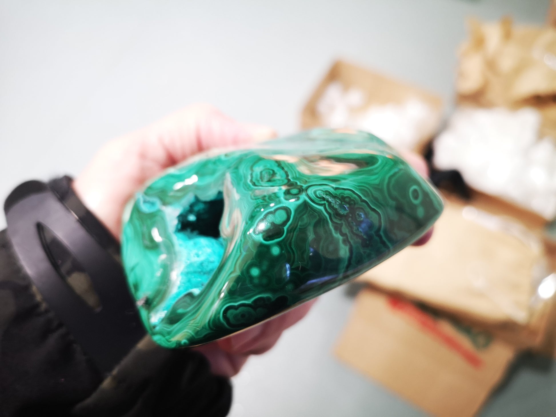 Earthstore® Malachite Freeform display (840g 105x98x58mm) Namibia