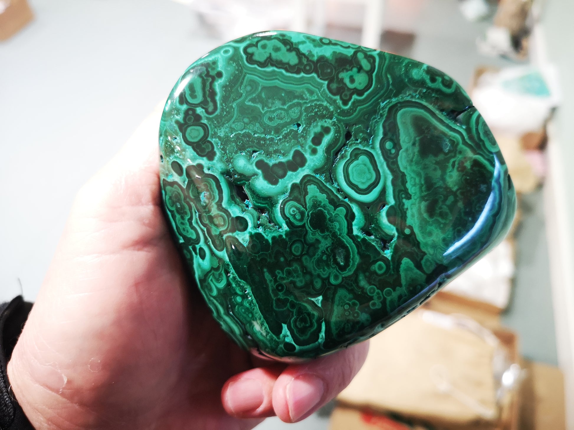 Earthstore® Malachite Freeform display (840g 105x98x58mm) Namibia