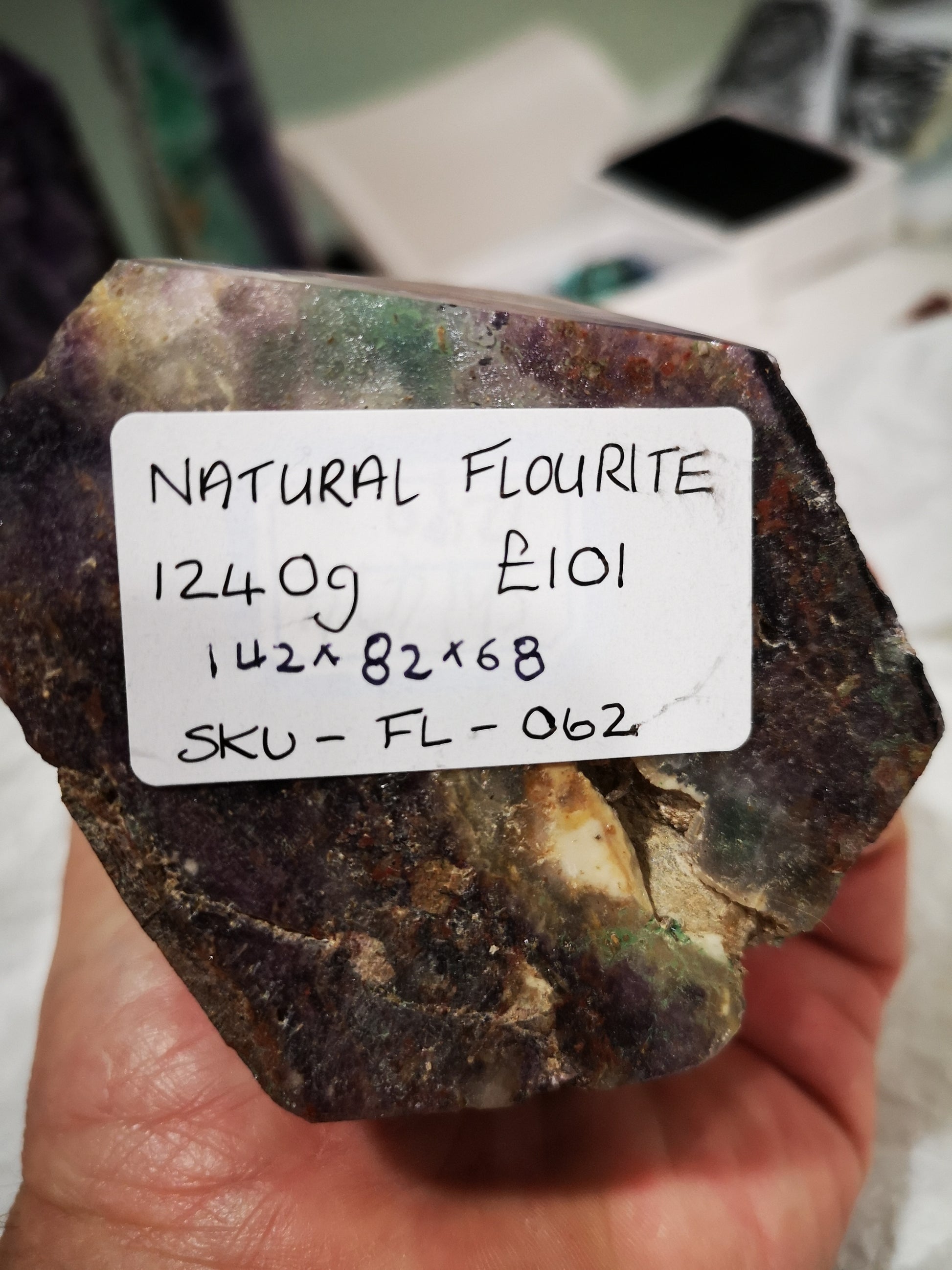 Earthstore® RAINBOW FLUORITE OBELISK - Mexico. Stunning display (1.24kg - 142x82x86)