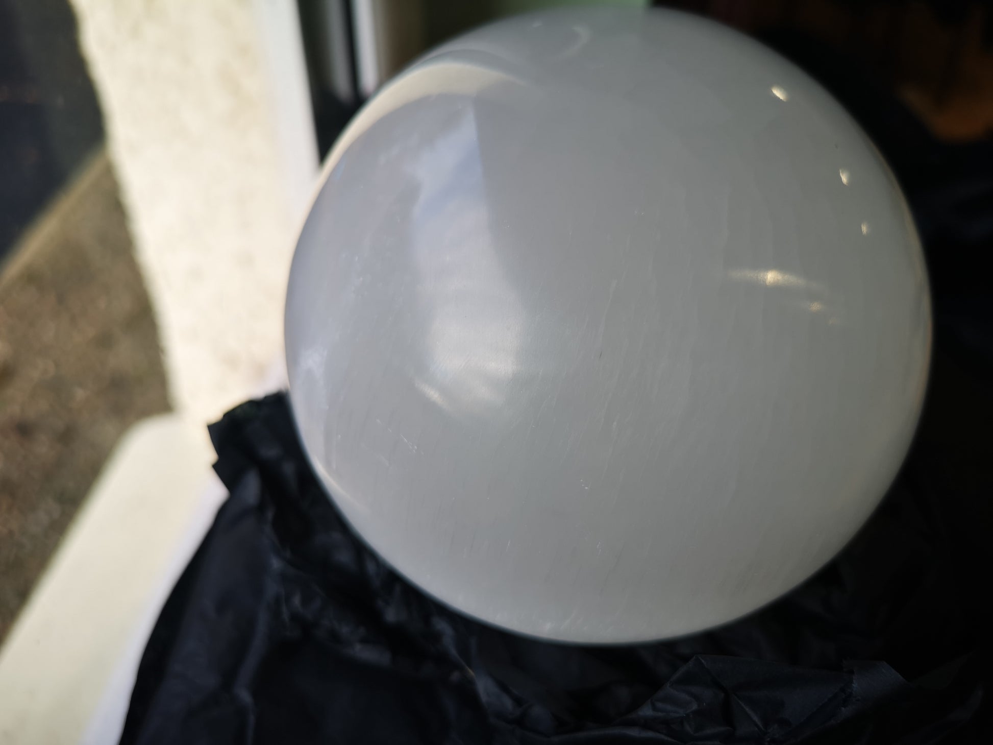 Earthstore® PURE SELENITE SPHERE- 120mm 2.2Kg (2200gms) Satin Spar