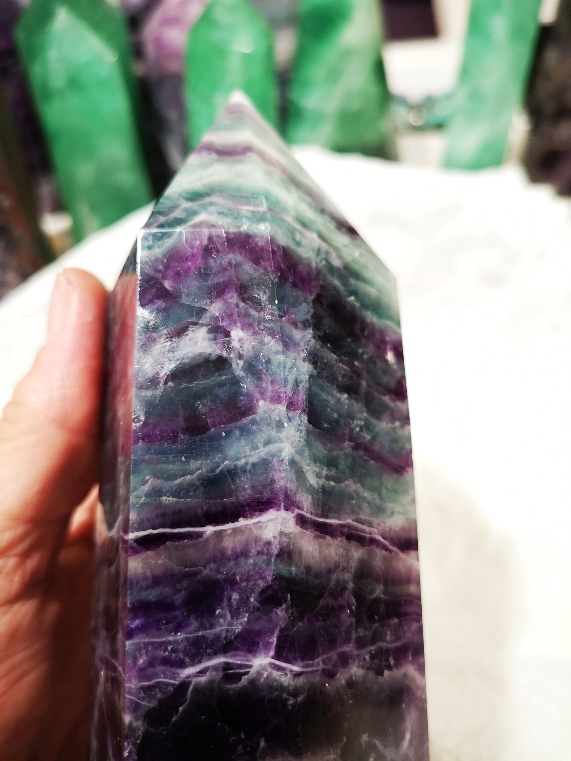 Earthstore® GEM GRADED Fluorite Obelisk - Mexico. Stunning display (1.4kg - 250X70X48mm)