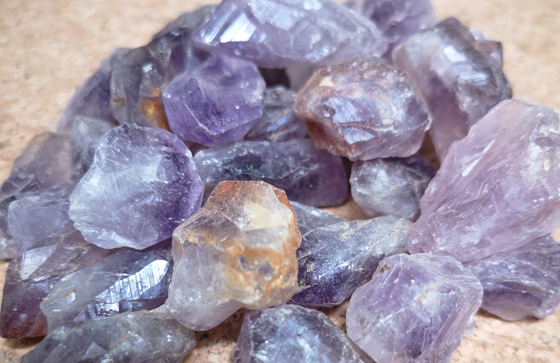 Earthstore® Amethyst - Tumblestone (natural / rough) (BRAZIL) Deep Colours