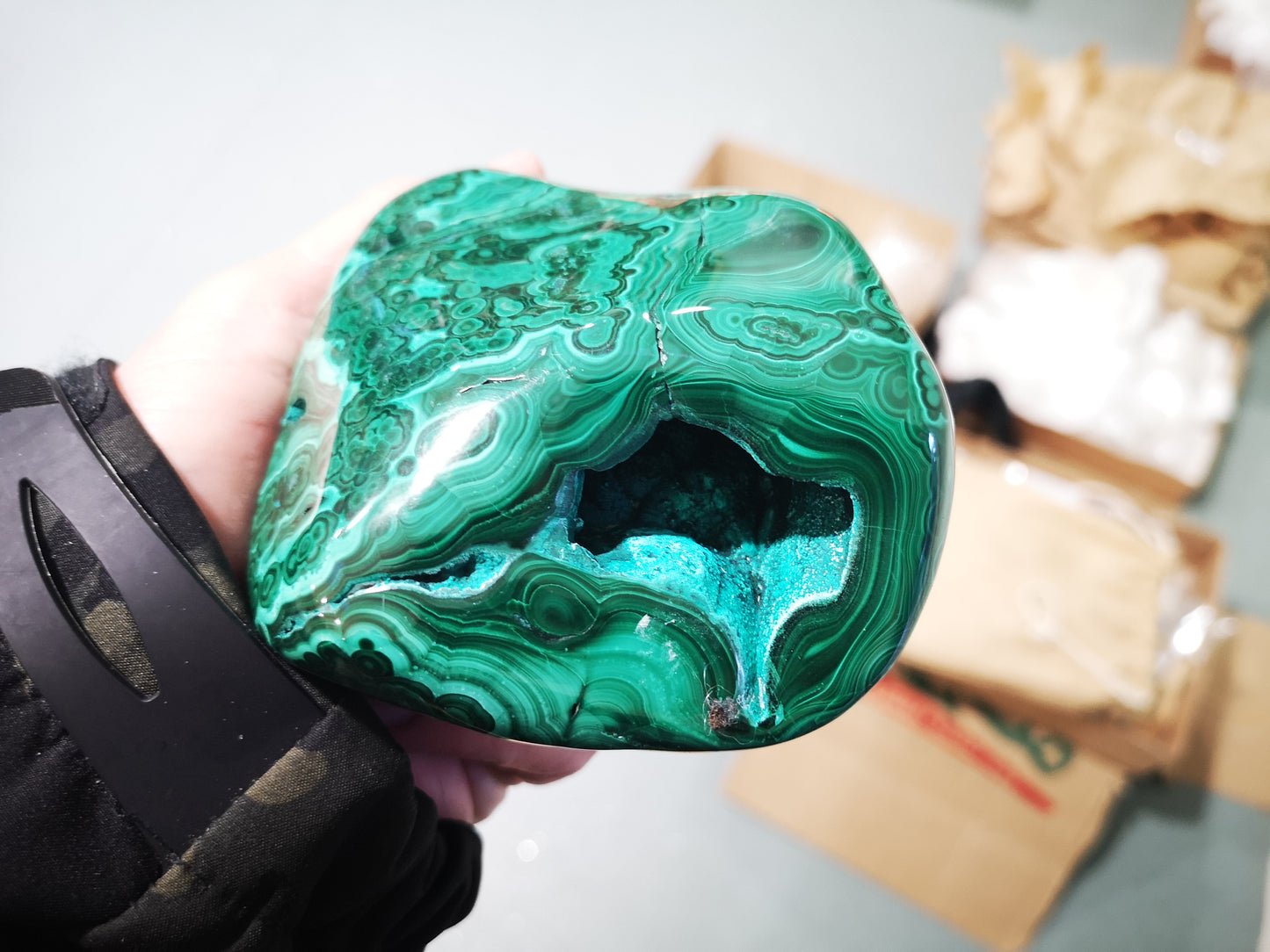 Earthstore® Malachite Freeform display (840g 105x98x58mm) Namibia