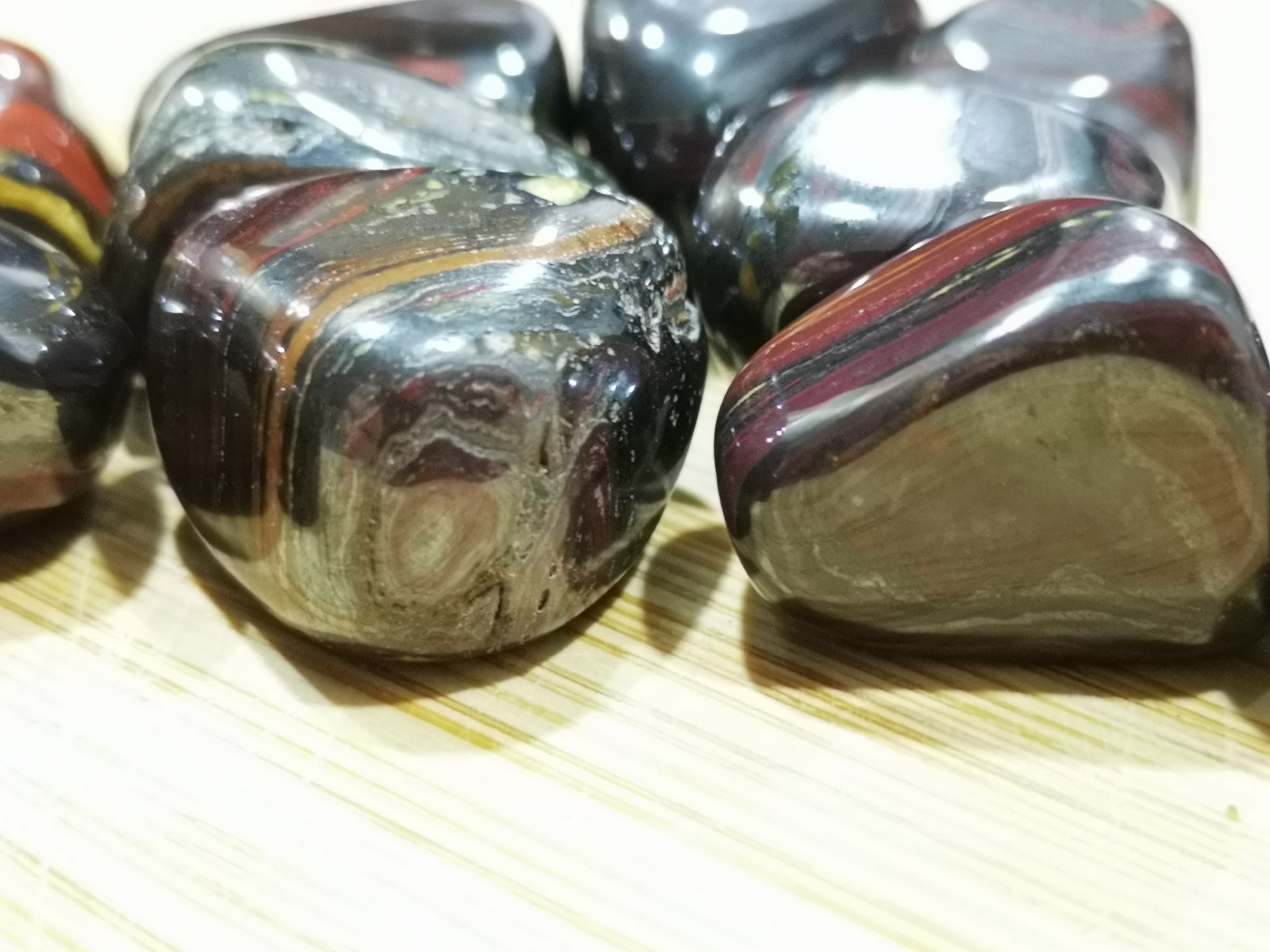 Earthstore® Tiger IRON healing crystal - (A GRADE)