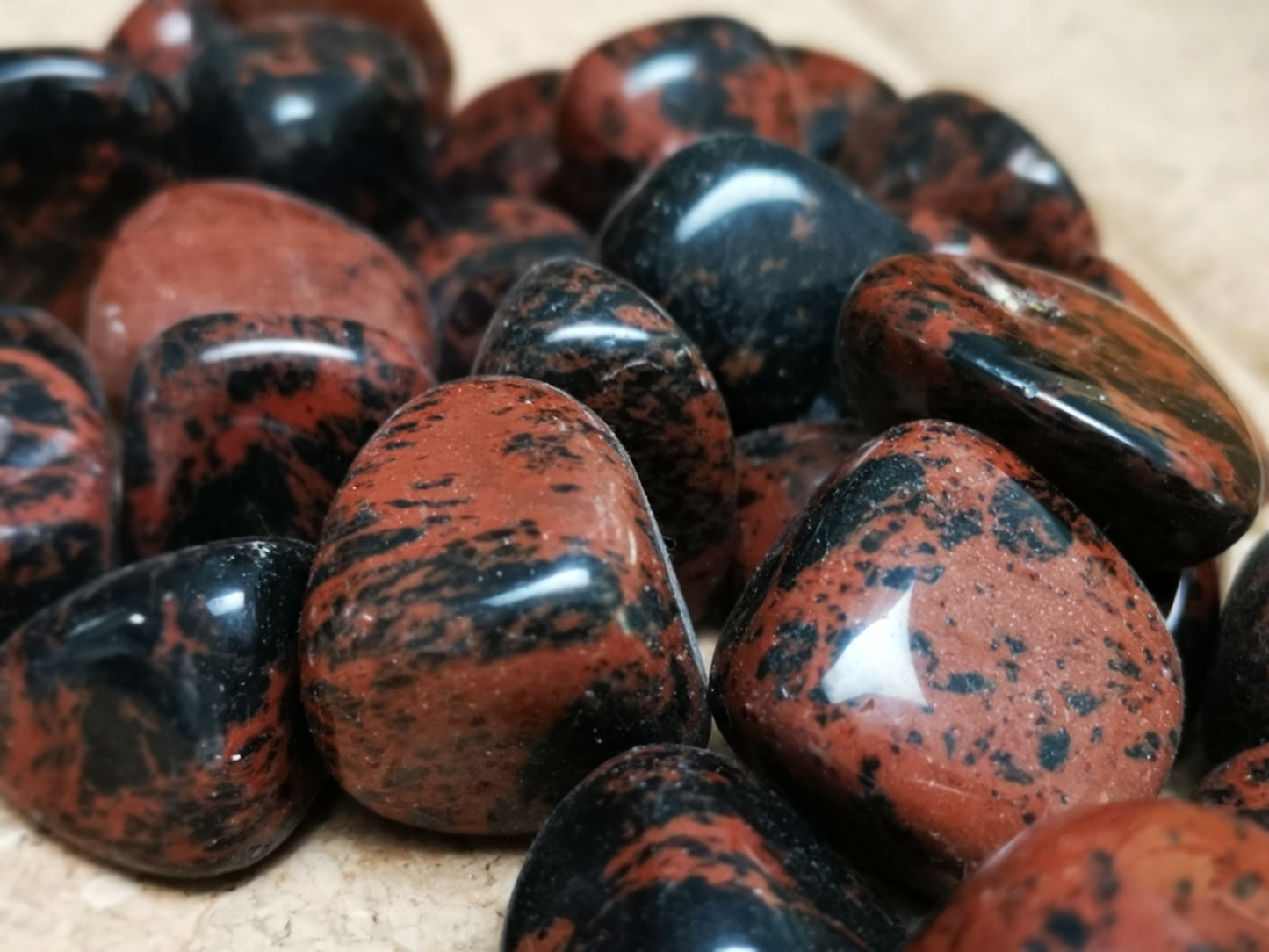 Earthstore® Mahogany Obsidian - Tumblestone with Info card & gift bag