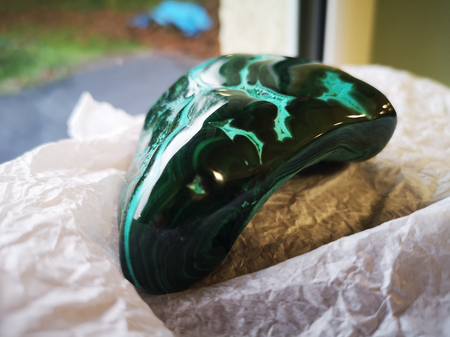 Earthstore® Large Malachite & Chrysocolla Freeform display (380g 90x75x34mm) Namibia