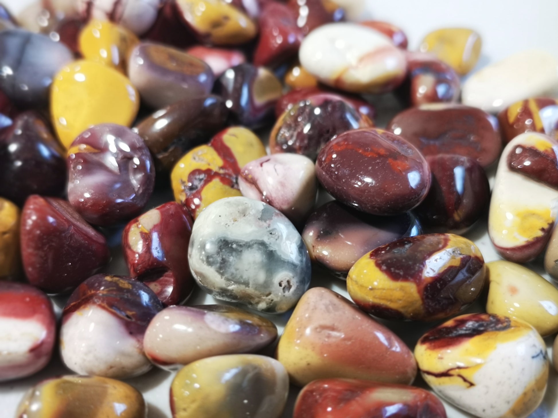 Earthstore® MOOKAITE crystal stunning gemstone (Small/Medium)