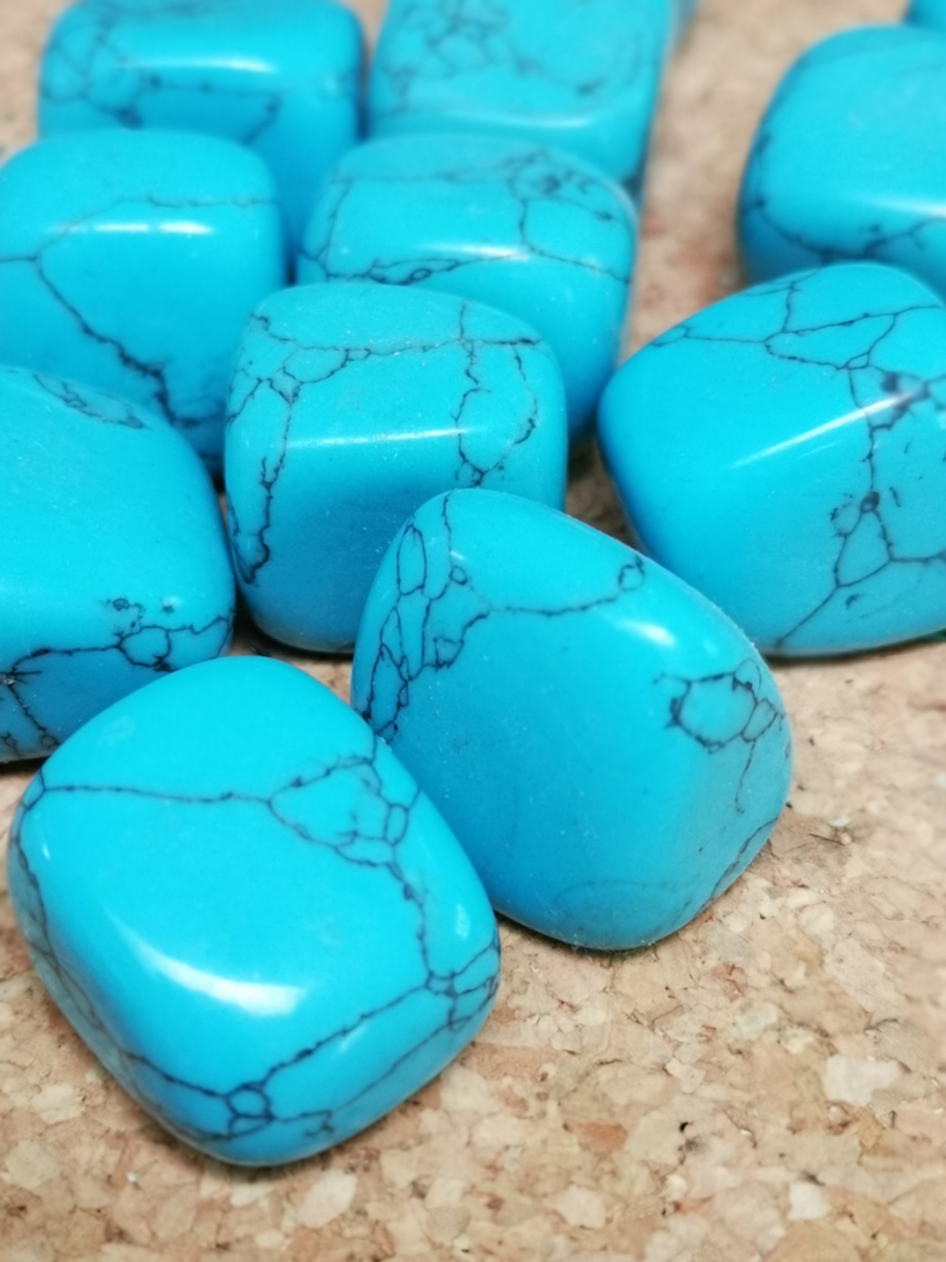 Earthstore® Light Blue Howlite - Tumblestone