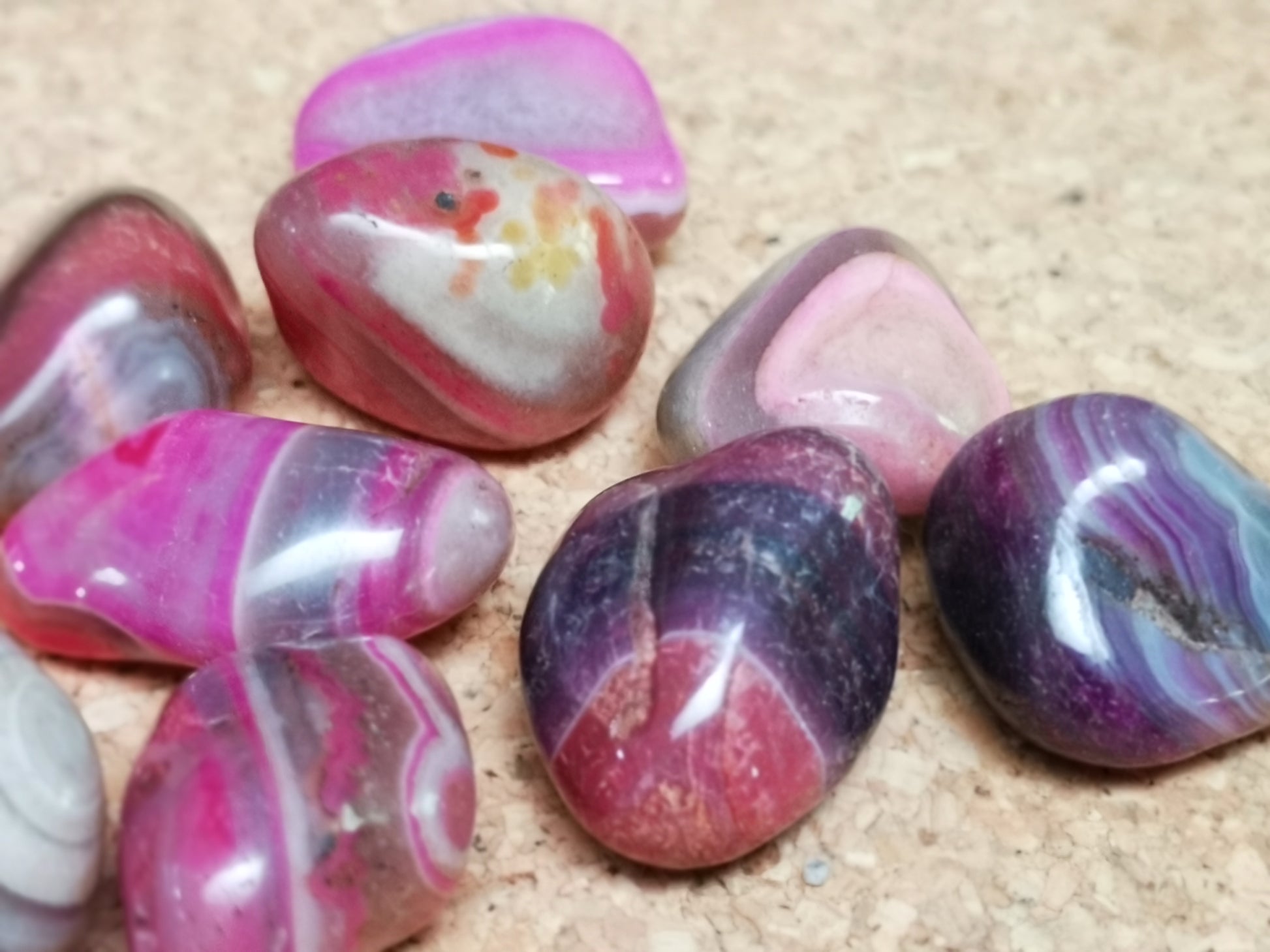 Earthstore® Pink Banded Agate - Tumblestone (Large Australia)