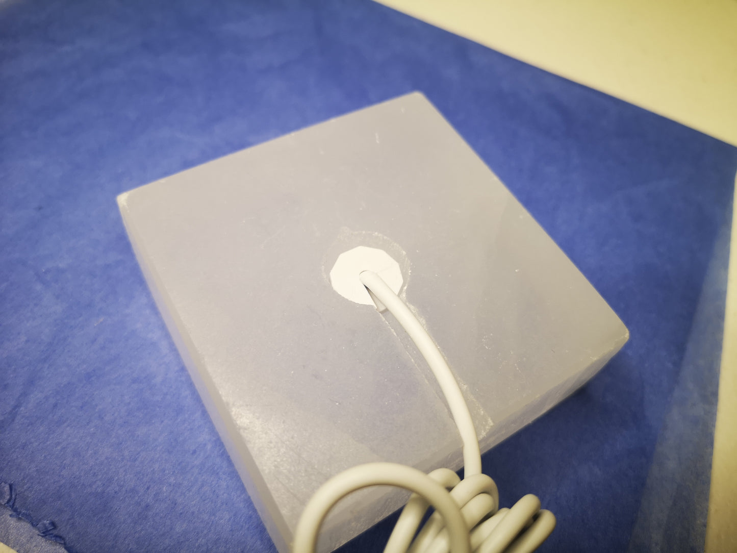 Earthstore® Selenite LED lit Charging & Cleansing Base Plate USB powered