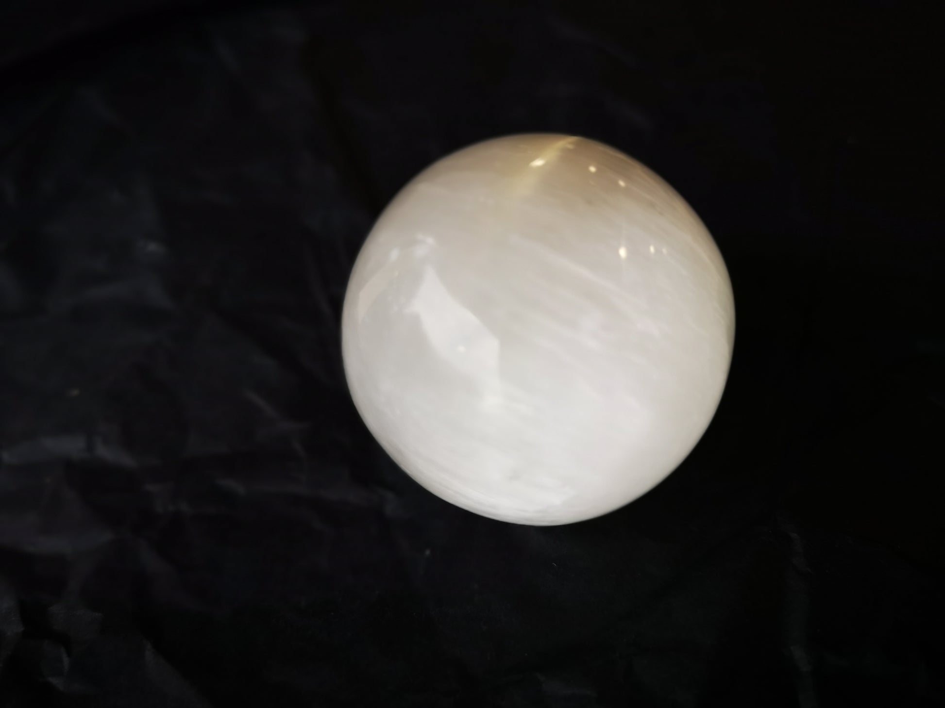 Earthstore® PURE SELENITE SPHERE- 40-45mm (85gms) Satin Spar