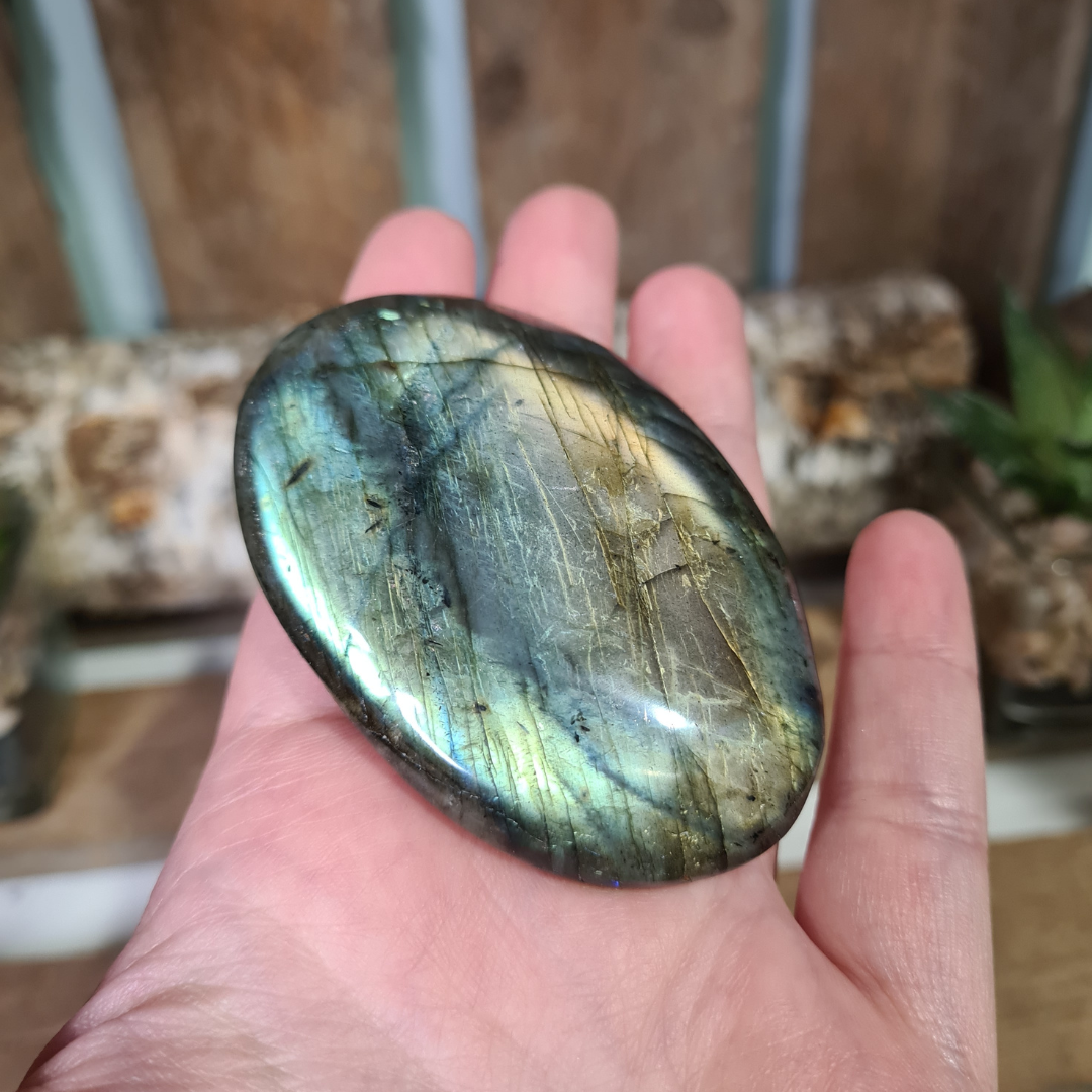Earthstore® Labradorite - Palm Stones (L/XL/XXL)