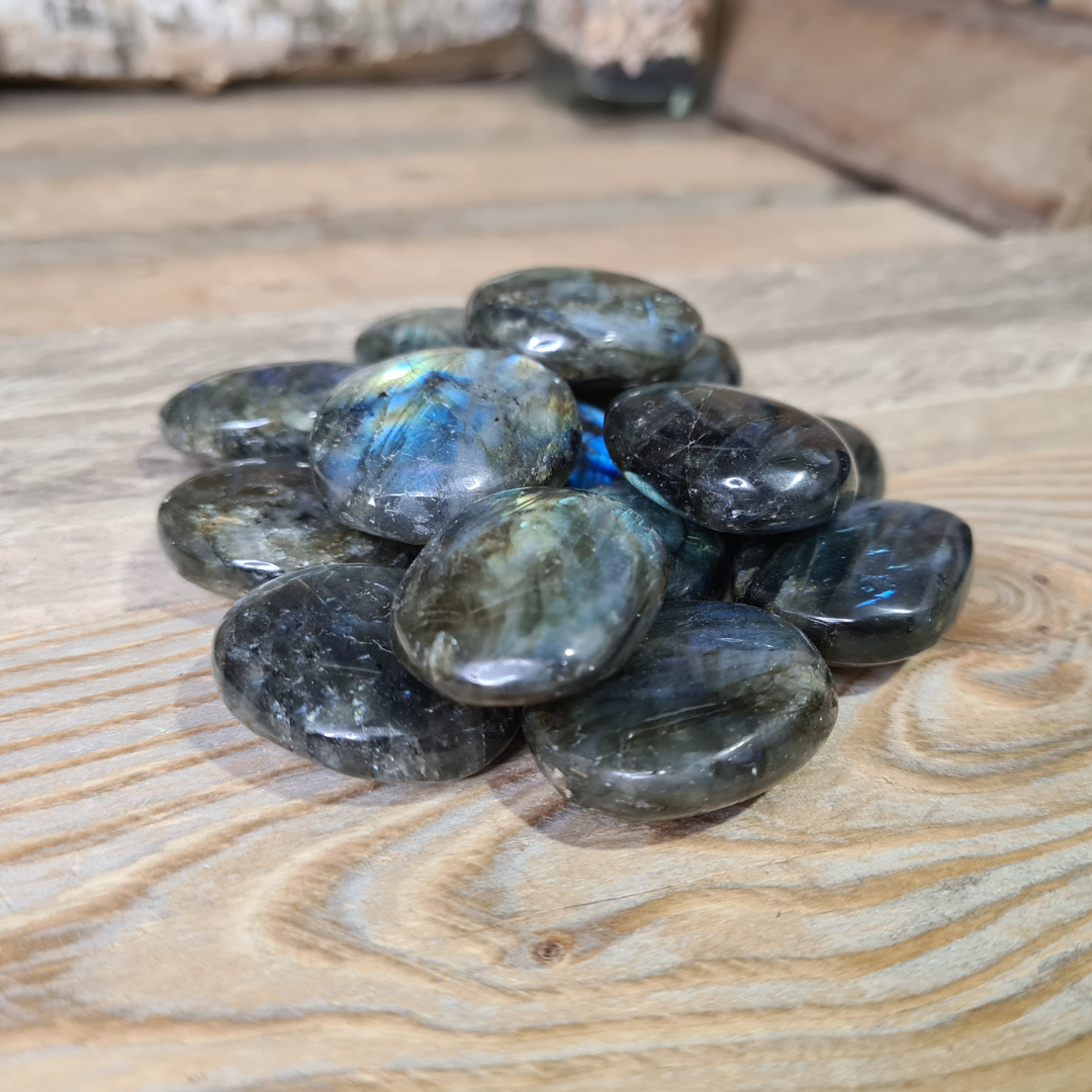 Earthstore® Labradorite - Palm Stones