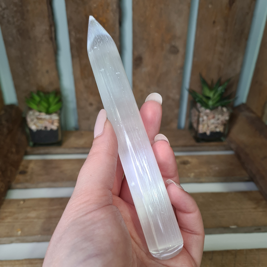 Earthstore® Selenite Wand - 165mm (Point one End) 110gms