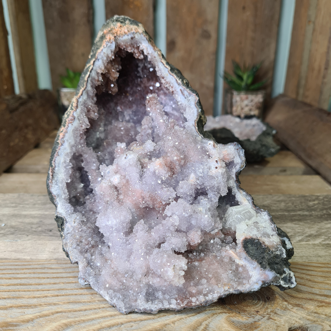 Earthstore® Spirit Cactus Faerie (Fairy) Angel Quartz Stalactite Geode (149x127x116mm)
