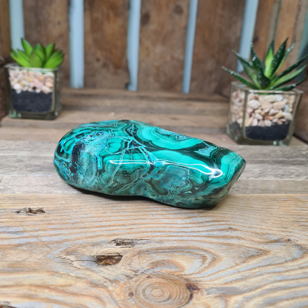 Earthstore® Large Malachite & Chrysocolla Freeform display (540g 111x75x36mm) Na