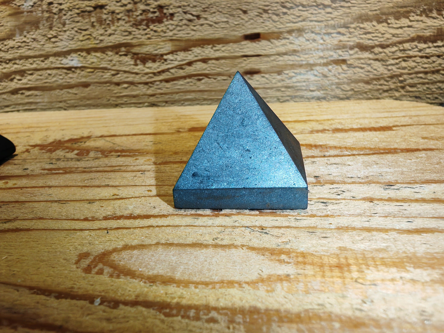 Earthstore® Shungite Pyramid - EMF Protection Grounding Energy Healing Karelia - 4 sizes