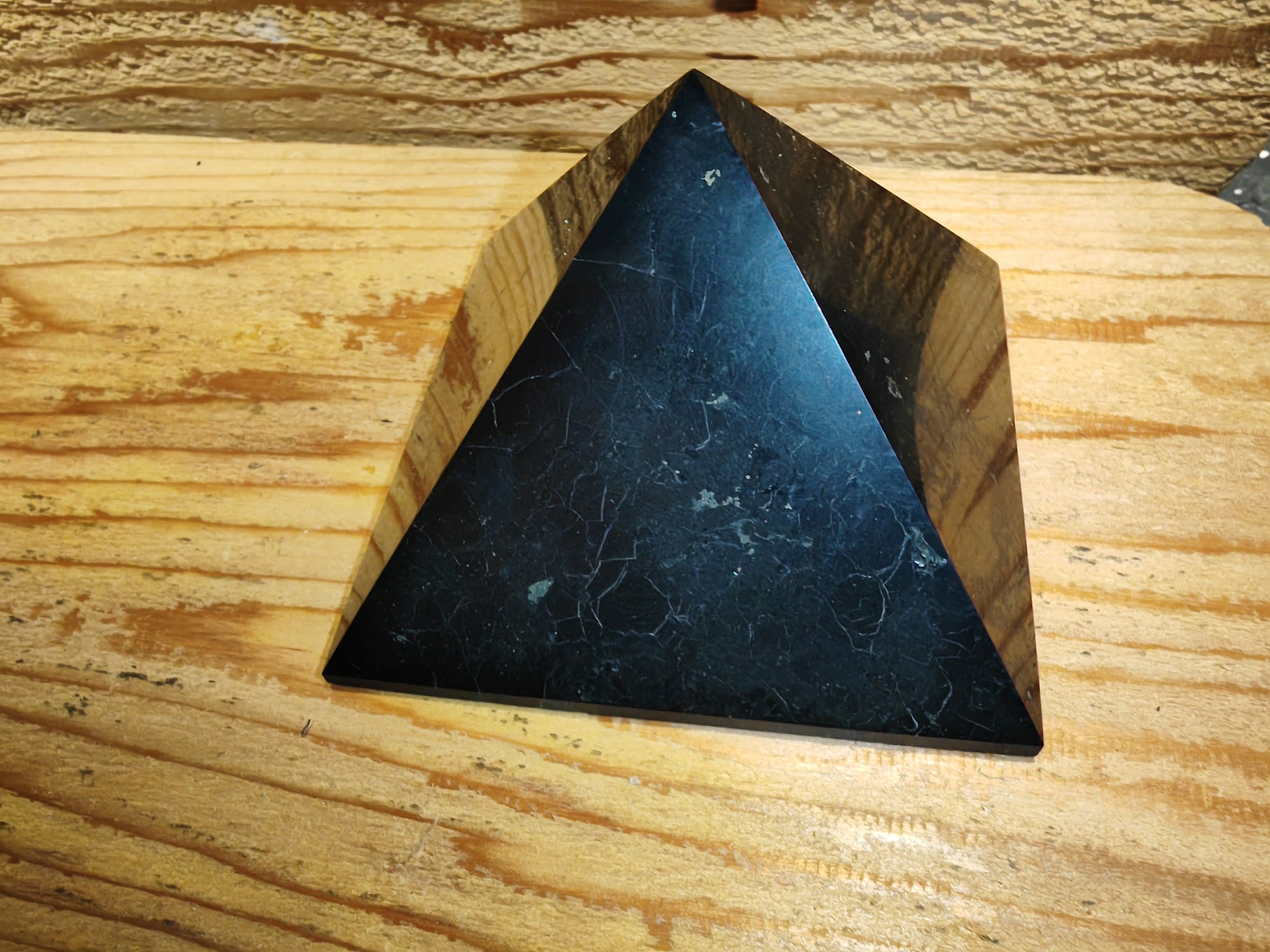 Earthstore® Shungite Pyramid - EMF Protection Grounding Energy Healing Karelia - 4 sizes