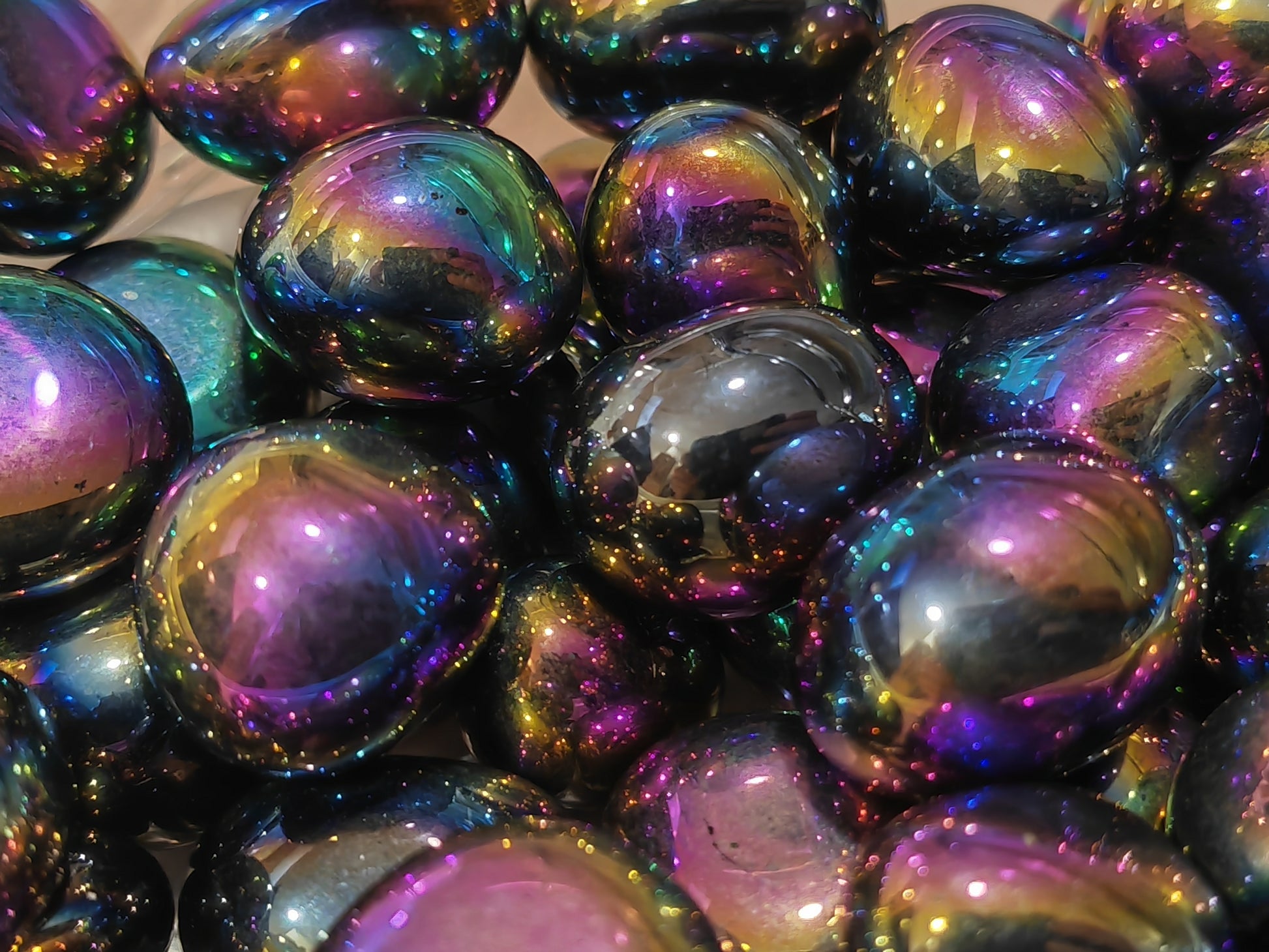 Earthstore® Rainbow Aura Black Obsidian - Tumblestone
