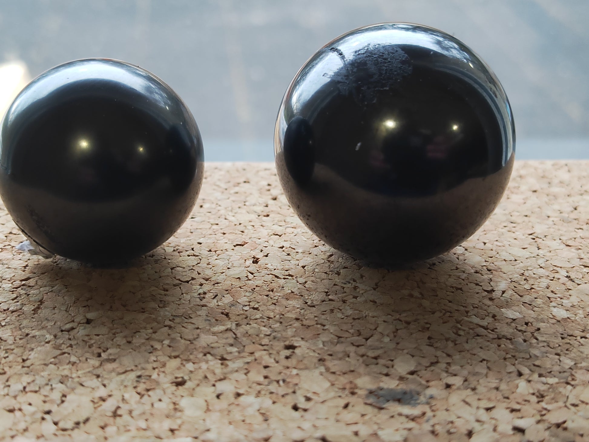 Earthstore® SHUNGITE Sphere - Polished smooth, EMF, Protection, Karelia, Russia C60