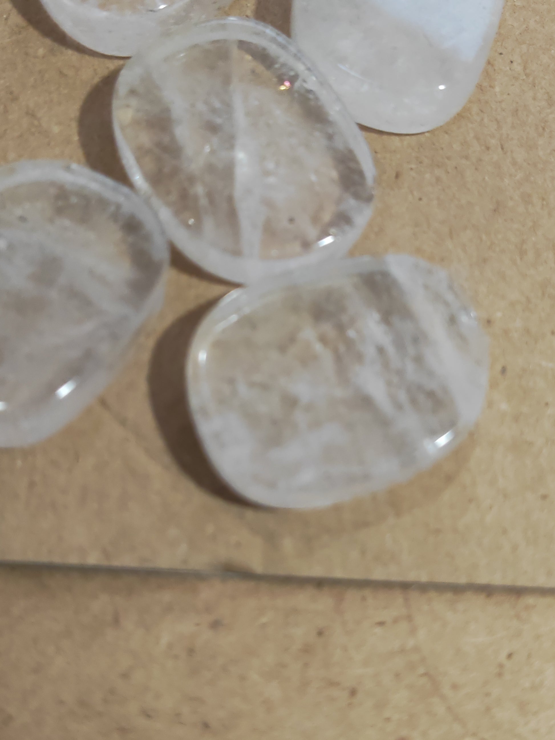 Earthstore® Lodolite - WORRY STONE QUARTZ with Inclusions