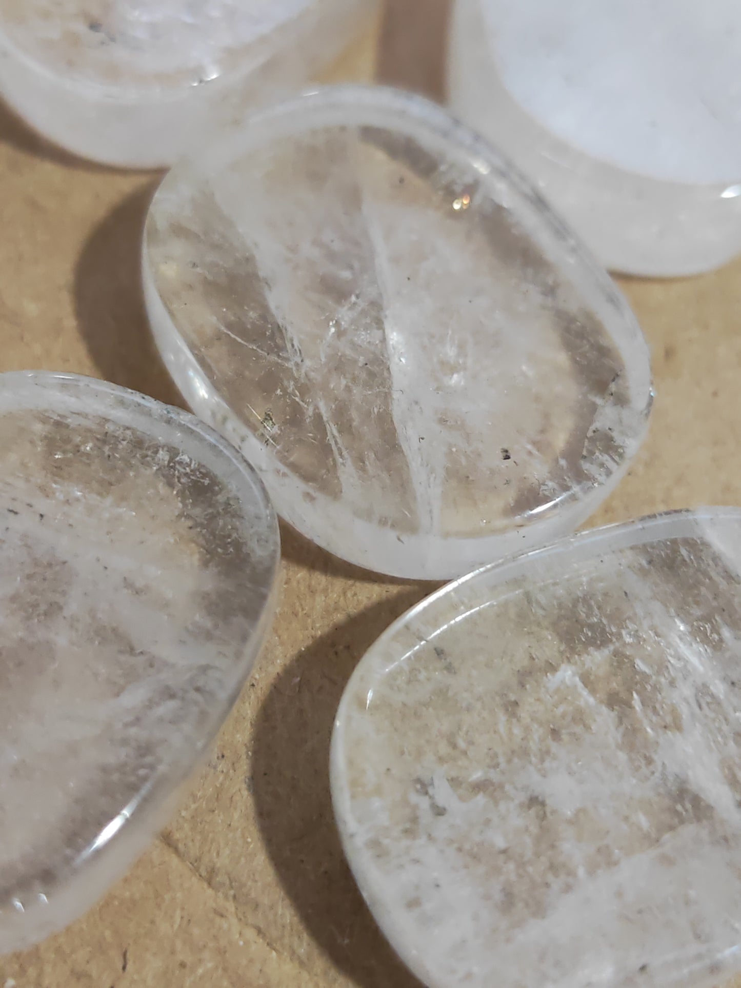 Earthstore® Lodolite - WORRY STONE QUARTZ with Inclusions