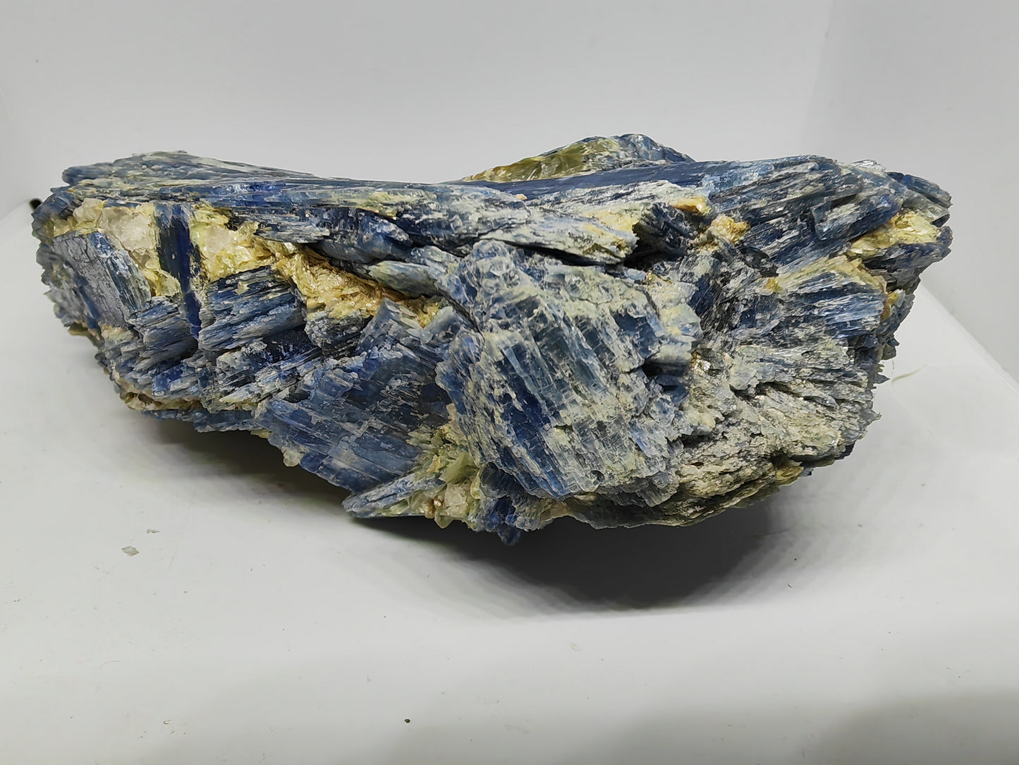 Earthstore® Kyanite - Large Crystal Display Piece Brazil - Jewellery Grade